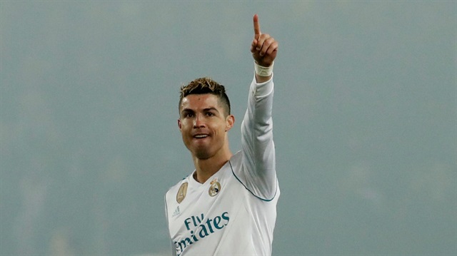 Şampiyonlar Ligi'nde Real Madrid deplasmanda PSG'yi 2-1 yenerek çeyrek finale yükseldi. 