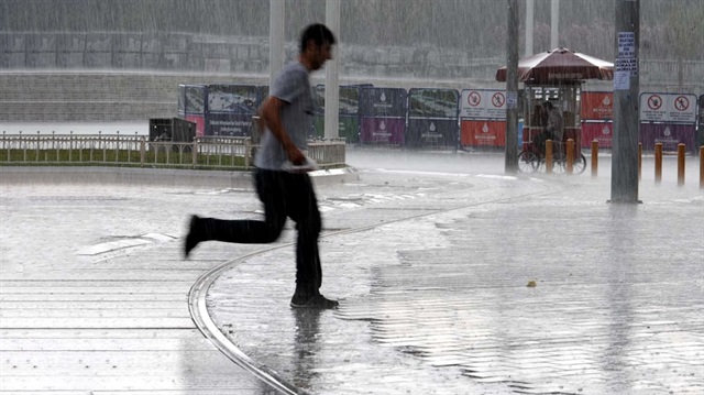 Meteoroloji'den İstanbul için kuvvetli yağış uyarısı.