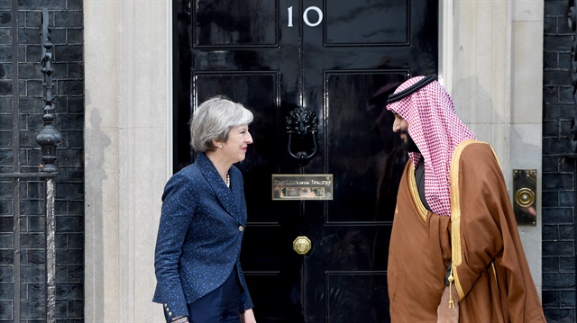 İngiltere Başbakanı May, ile Suudi Arabistan Veliaht Prensi bin Selman '10 Numara' başkanlık ofisinde bir araya geldiler