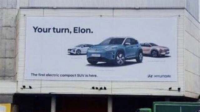Reklam panolarından Elon Musk'a meydan okudu.