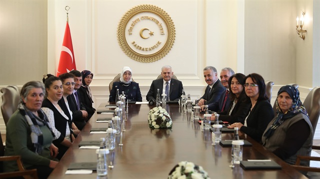 Başbakan Yıldırım, Boğatepe Çevre ve Yaşam Derneği Başkanı Zümran Ömür ve dernek üyelerini kabul etti.