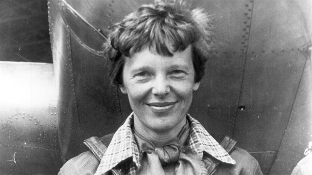1937'de uçuş sırasında bölgede kaybolan Amerikalı öncü kadın pilot Amelia Earhart.