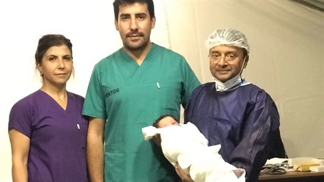 Türkiye'nin Dakka Büyükelçiliği, "Recep Tayyip, Cox’s Bazar’daki sahra hastanemizde sezaryenle doğan ilk Rohinga bebek oldu." açıklamasında bulundu.