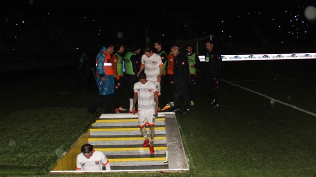 Ankaragücü-Adanaspor maçı trafo patlaması nedeniyle tatil edilmişti.

