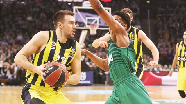 ​Fenerbahçe Doğuş Erkek Basketbol Takımı, THY Avrupa Ligi'nin 25. hafta maçında deplasmanda Litvanya'nın Zalgiris ekibini 85-78 yendi. 