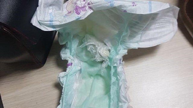 Diyarbakır'da eroini bebeğin bezinde gizleyen şüpheliler yakalandı.