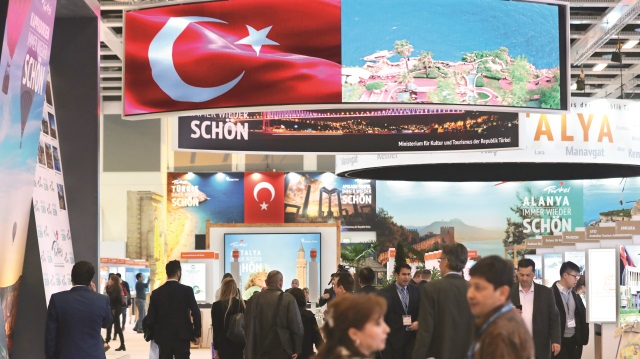 ​Dünya turizminin en önemli fuarı olarak gösterilen ITB Berlin Uluslararası Turizm Borsası’na 3 bin 79 metrekarelik dev bir alanda start veren Türkiye; bu yıl adeta etkinliğe çıkarma yaptı. 