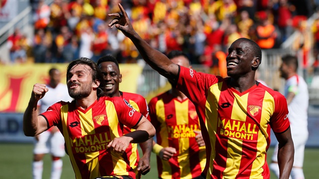 Antalyaspor'u yıkan Halil ile Demba Ba'nın gol sevinci...