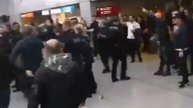 Düsseldorf Havalimanı'nda Türk yolculara saldırı düzenlendi