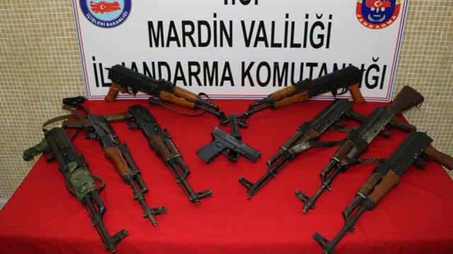 PKK’ya yönelik yapılan operasyonda, bin 20 kilogram patlayıcı ele geçirildi.​