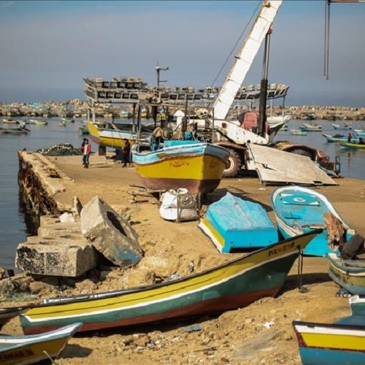 Israeli navy arrests 10 fishermen off Gaza shores