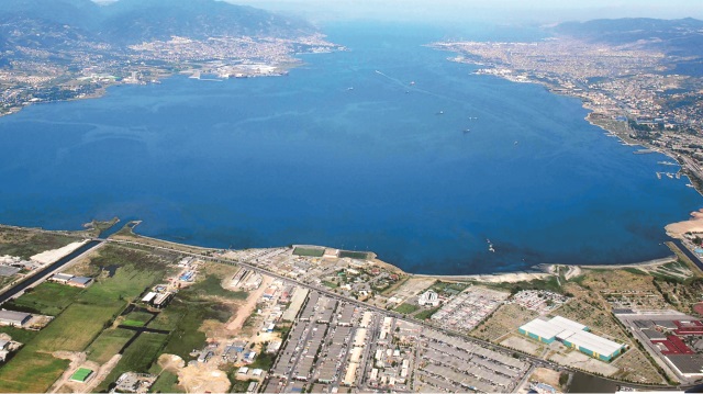 Türkiye akaryakıt ve gaz türevlerinin yaklaşık yüzde 40’ını karşılayan Kocaeli Körfez Enerji Bölgesi, özel yasayla korunacak.