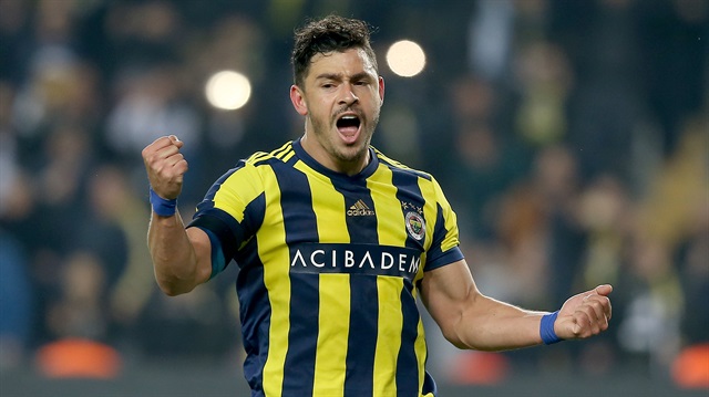 Giuliano Fenerbahçe formasıyla çıktığı 24 maçta 13 gol atama başarısı gösterdi.