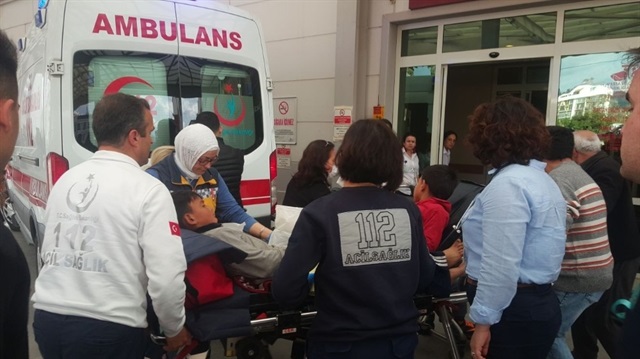 Aydın’da öğrenciler gıda zehirlenmesi şüphesi ile hastaneye kaldırıldı  