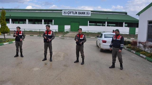 ​Çiftlik Bank’ın tesislerinde jandarma tarafından alınan güvenlik tedbirleri artırıldı.