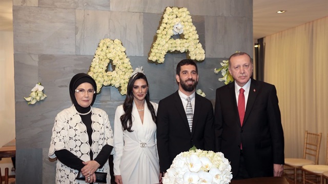 Cumhurnbaşkanı Erdoğan ve Emine Erdoğan Arda Turan ve Aslıhan Doğan'ın nikahında şahitlik yaptı.