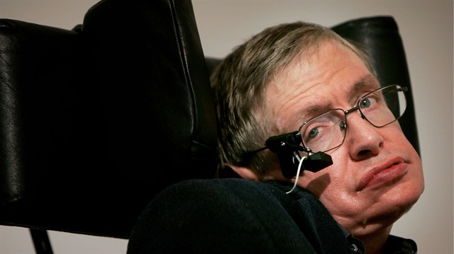 Ünlü fizikçi ve yazar ​Stephen Hawking hayatını kaybetti. 