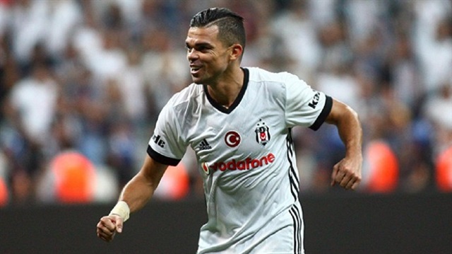 İçelspor'u şampiyonluğundan dolayı tebrik edenler arasında Beşiktaş'ın yıldızı Pepe de vardı.