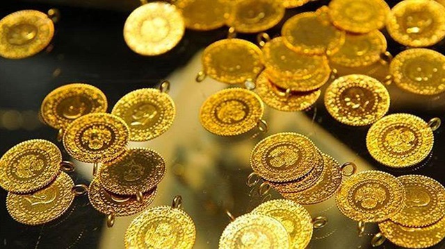 Cumhuriyet altını 1089,00 liradan alınıp 1099,00 liradan satılıyor.