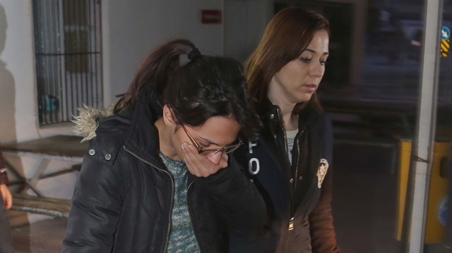 Gözaltına alınarak Adana Adli Tıp Biriminde sağlık kontrolünden geçirilen zanlılar, İl Emniyet Müdürlüğüne götürüldü.