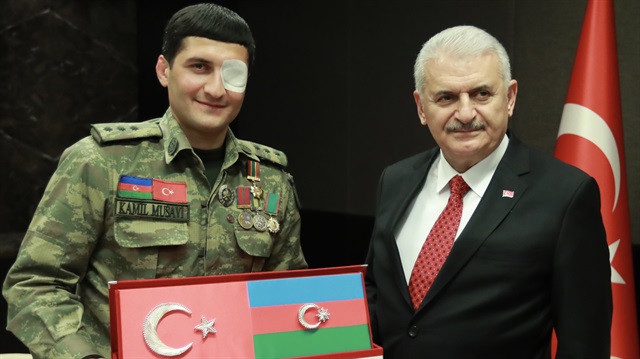 Karabağ gazisi Kamil Musavi, Başbakan Yıldırım'ı ziyaret etti. 
