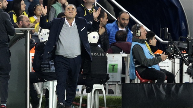 Galatasaray Teknik Direktörü Fatih Terim kaçan gole böyle tepki gösterdi.