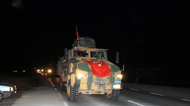 الجيش التركي يرسل تعزيزات عسكرية إلى الحدود مع سوريا