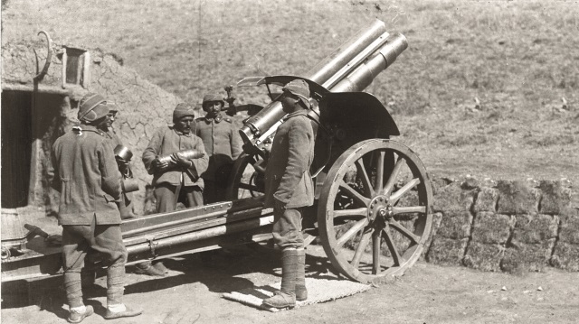 Genelkurmay Başkanlığı Çanakkale destanının 103. yılına özel, arşivlerinden az bilinen fotoğrafları yayınladı.