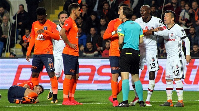 Başakşehir, 30 dakikasını 10 kişi oynadığı maçta Beşiktaş'ı 1-0 yendi. 