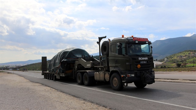 الجيش التركي يرسل تعزيزات عسكرية جديدة إلى الحدود السورية