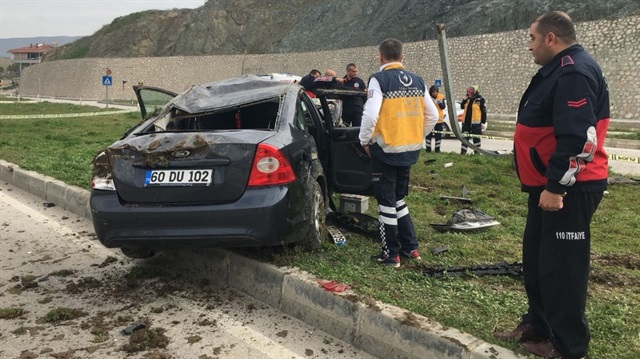 Bakan Fakıbaba'yı korumakla görevli polislerin aracı kaza yaptı.