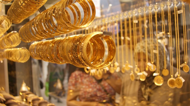 Gram altın, dolar kurundan bulduğu destekle bu hafta tarihinin en yüksek seviyesi olan 166,4 liraya çıktı.