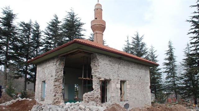 Osmanlı’nın ilk hutbesinin okunduğu camide göçük
