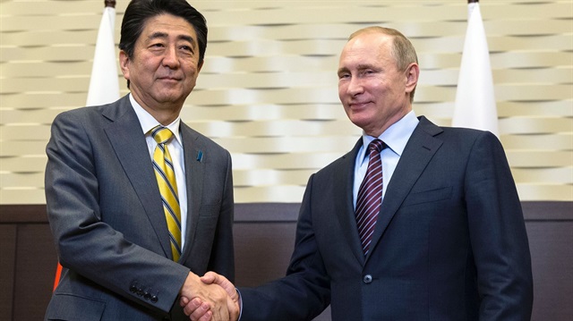 Japanese Prime Minister Shinzo Abe and Russian President Vladimir Putin 