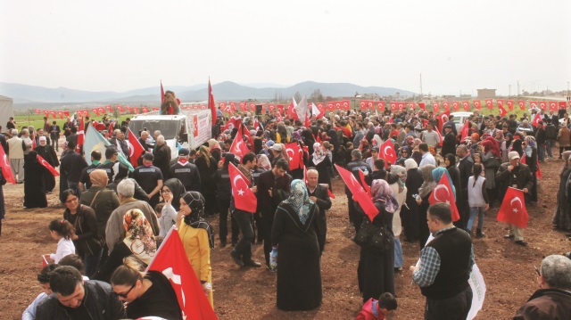 Afrin ilçe merkezinin kontrol altına alınmasının ardından, Hatay’da vatandaşlar sevinç gösterilerinde bulundu. 