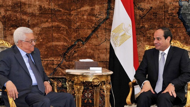 Egyptian President Abdel Fattah al-Sisi with his Palestinian counterpart Mahmoud Abbas.