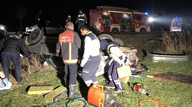 Trafik kazasında 3 kişi öldü 2 kişi de yaralandı.