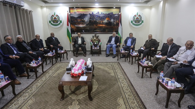 فصائل فلسطينية تدعو عباس لعدم اتخاذ "إجراءات عقابية" ضد غزة
