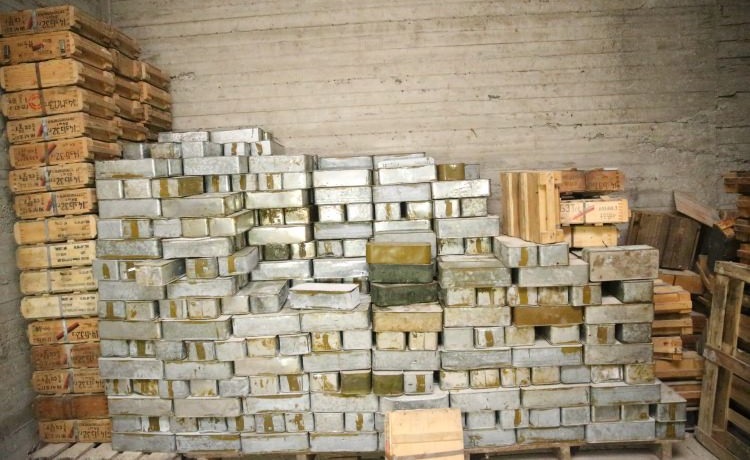 Afrin'de ele geçirilen mühimmatlar.