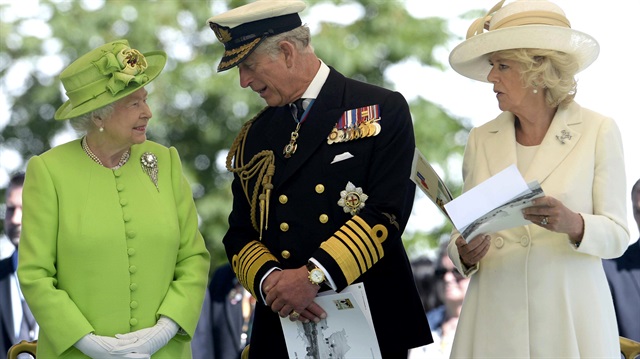 Kraliçe Elizabeth, Prens Charles ve eşi Camilla
