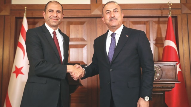 Çavuşoğlu, KKTC Dışişleri Bakanı Kudret Özersay ile Ankara'da biraraya geldi.
