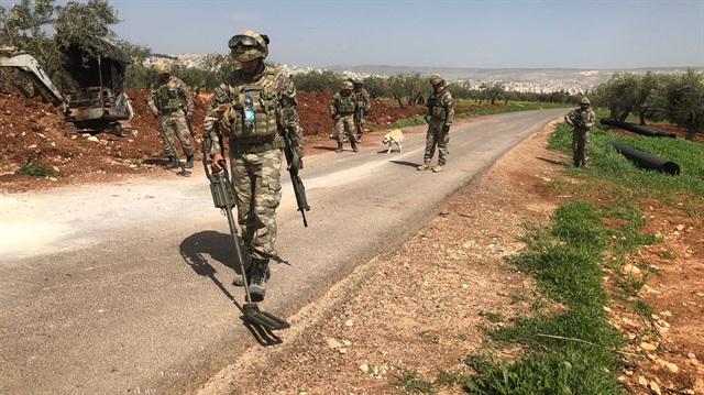 Afrin'de arama tarama faaliyetleri sırasında terör örgütü PYD tarafından önceden tuzaklanan el yapımı patlayıcı infilak etti.