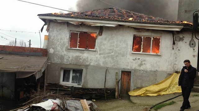 ​Zonguldak'ın Çaycuma ilçesinde meydana gelen yangın.