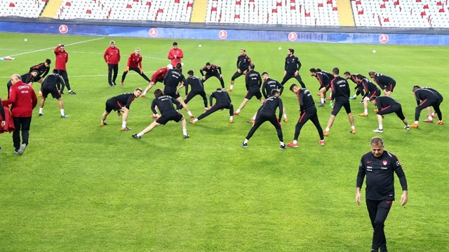 A Milli Takım yarın oynayacağı İrlanda maçının hazırlıklarına Antalya'da devam ediyor.