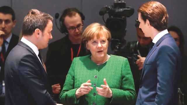 Lüksemburg Başbakanı Xavier Bettel, Almanya Başbakanı Angela Merkel ve Avusturya Başbakanı Sebastian Kurz, Brüksel’deki zirvede bir araya geldi.