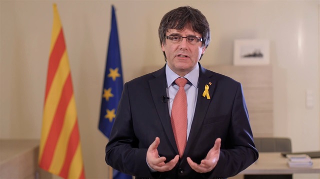 Carles Puigdemont'un da olduğu firari 5 siyasetçi hakkında da Avrupa çapında tutuklama kararı çıkardı