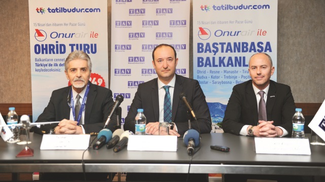 Onur Air Genel Müdürü Teoman Tosun, Ohrid uçuşlarının tanıtımı için yapılan basın toplantısında konuştu.