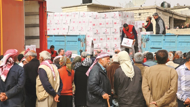 Afrin'de ​3 bin kişiye gıda kolisi yardımı yapıldı