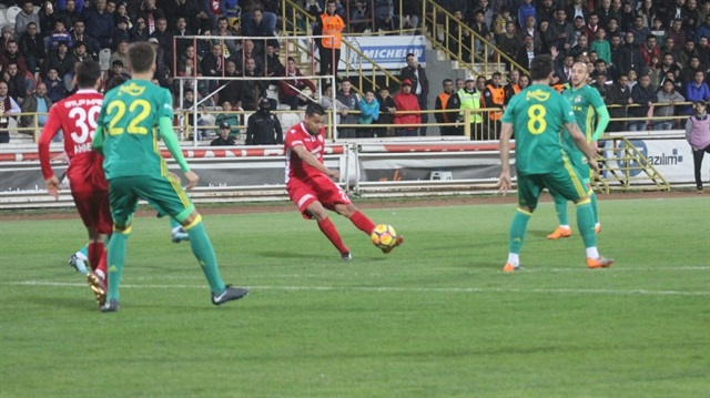 Hazırlık maçında Boluspor ile karşılaşan Fenerbahçe rakibine 6-2 yenildi. 