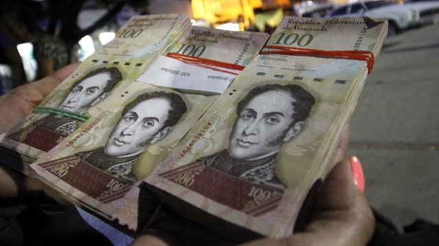 Venezuela para birimi bolivardan 3 sıfır atıyor.